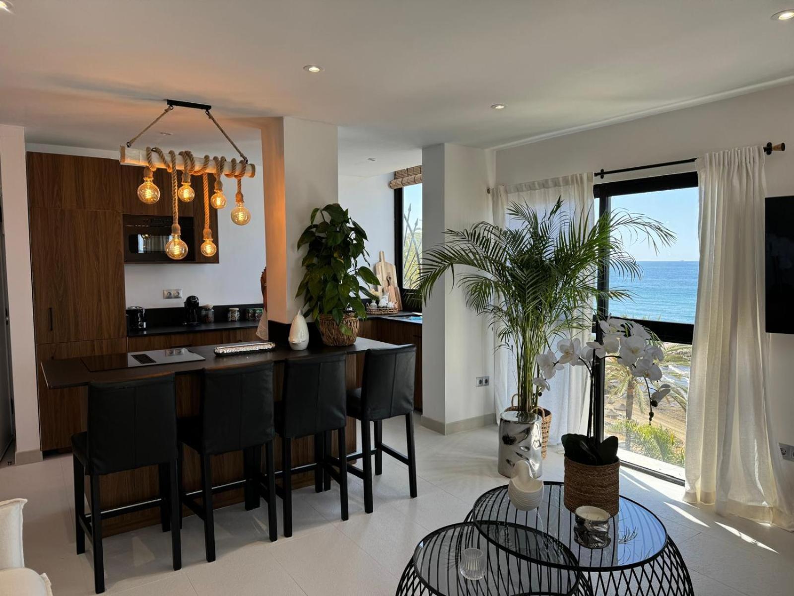 Marbella Beachfront Apartment Exterior foto